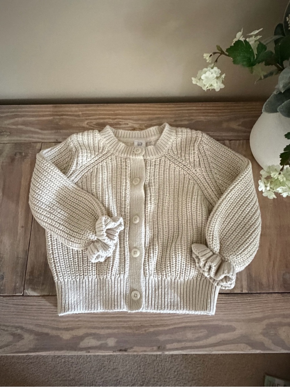 GAP Cream / Oatmeal Chunky Knit Cardigan with Button Front ✨